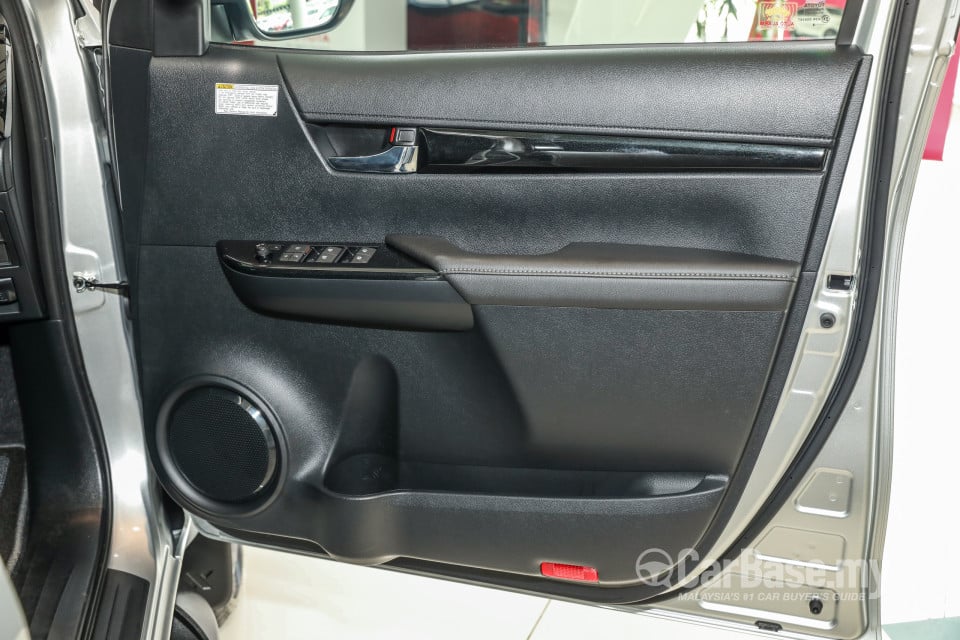 Toyota Hilux Revo N80 Facelift (2018) Interior