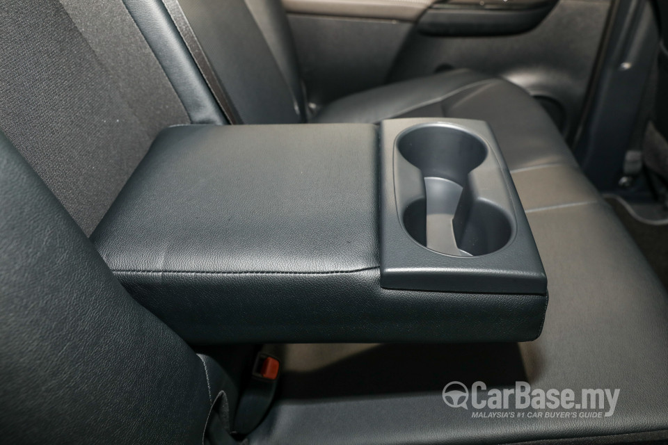 Toyota Hilux Revo N80 Facelift (2018) Interior