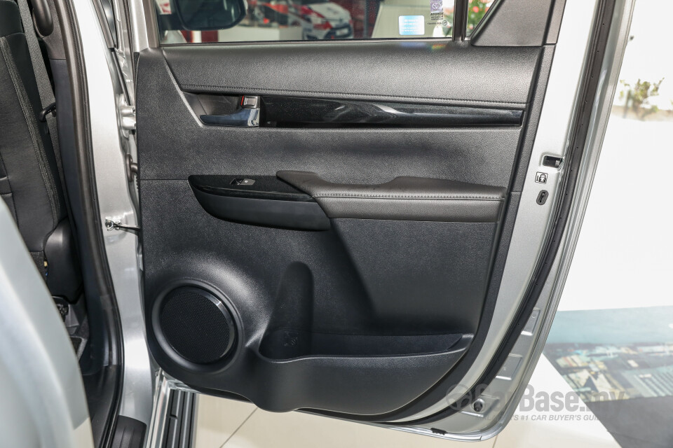 Proton Exora Mk1 RC (2019) Interior