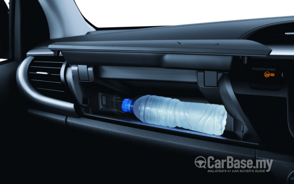 Toyota Hilux Revo N80 Facelift (2018) Interior