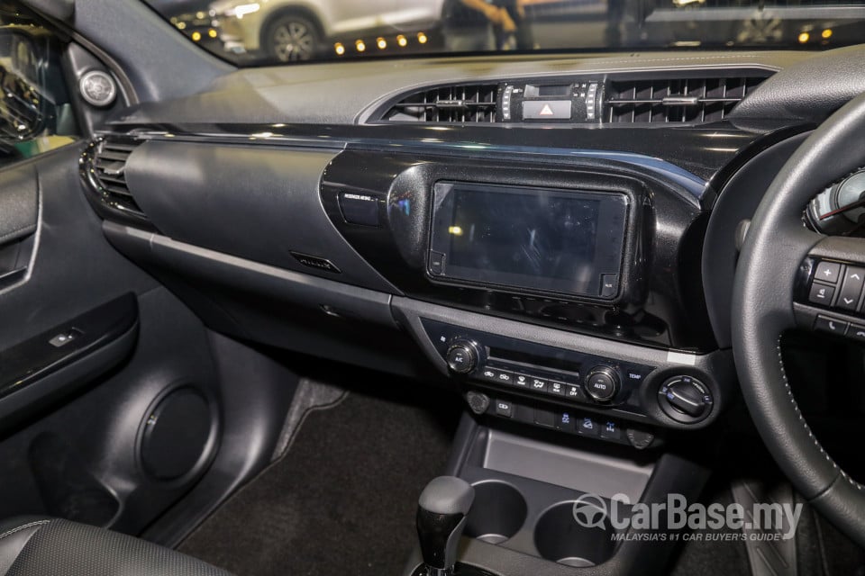 Toyota Hilux Revo N80 Facelift (2018) Interior