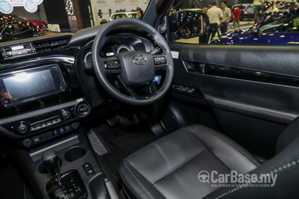 Toyota Hilux Revo N80 Facelift (2018) Interior