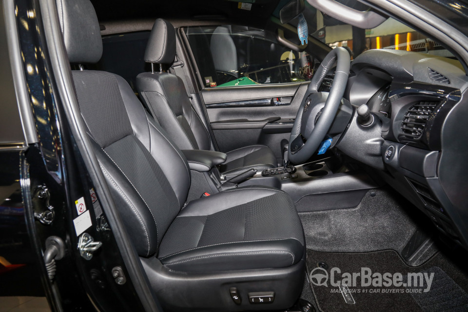 Toyota Hilux Revo N80 Facelift (2018) Interior
