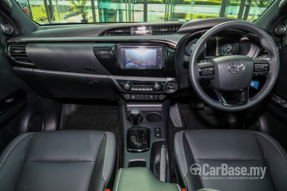Toyota Hilux Revo N80 Facelift 2 (2020) Interior