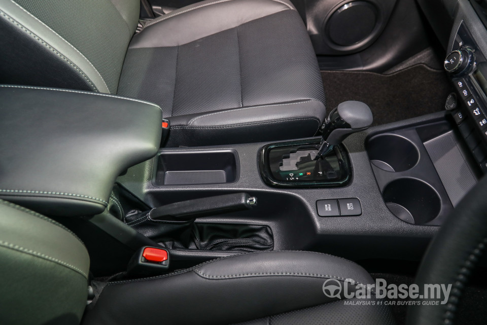 Toyota Hilux Revo N80 Facelift 2 (2020) Interior