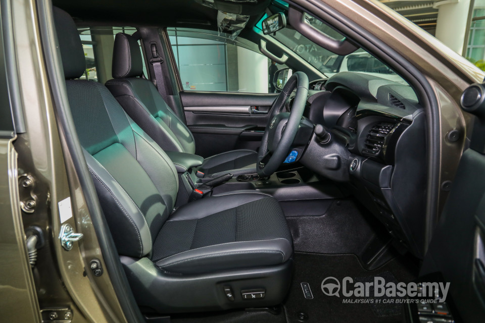 Toyota Hilux Revo N80 Facelift 2 (2020) Interior