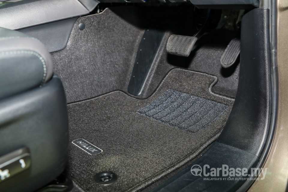 Toyota Hilux Revo N80 Facelift 2 (2020) Interior