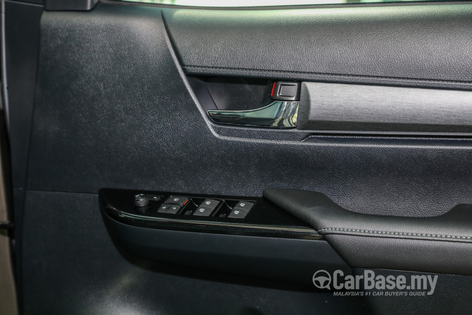 Toyota Hilux Revo N80 Facelift 2 (2020) Interior