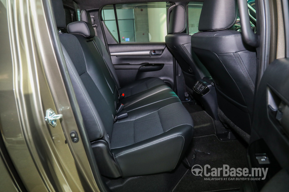 Toyota Hilux Revo N80 Facelift 2 (2020) Interior