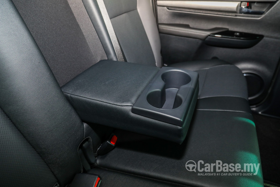 Toyota Hilux Revo N80 Facelift 2 (2020) Interior