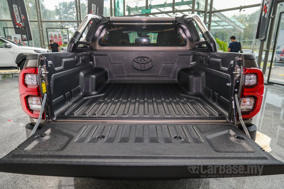 Toyota Hilux Revo N80 Facelift 2 (2020) Interior