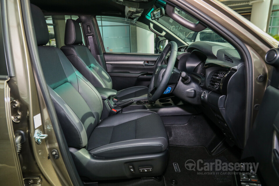 Toyota Hilux Revo N80 Facelift 2 (2020) Interior
