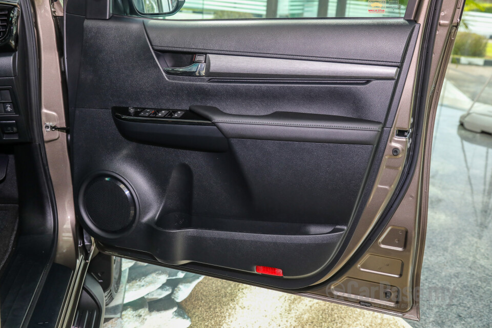 Toyota Hilux Revo N80 Facelift 2 (2020) Interior