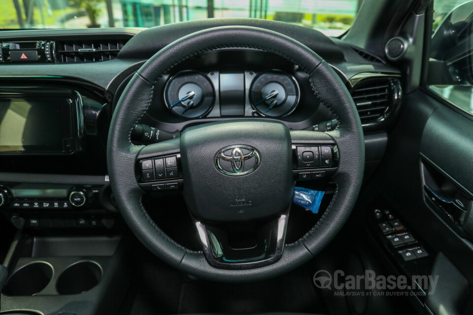Toyota Hilux Revo N80 Facelift 2 (2020) Interior