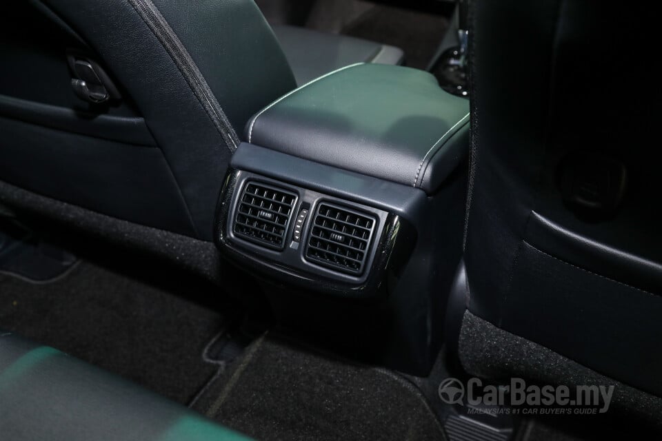 Toyota Hilux Revo N80 Facelift 2 (2020) Interior