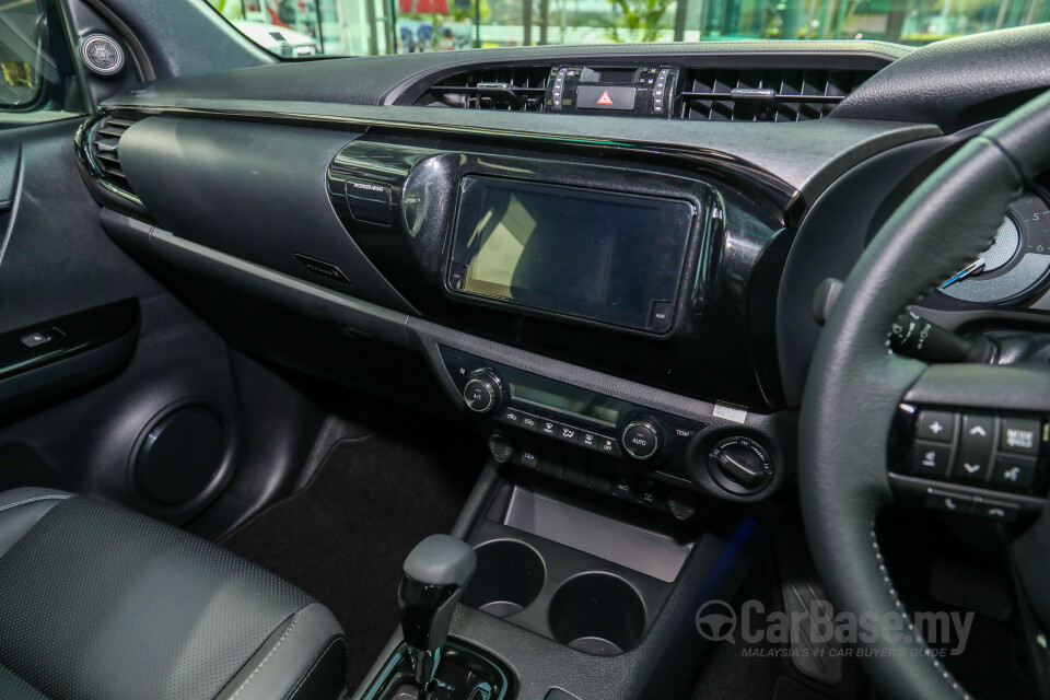 Toyota Hilux Revo N80 Facelift 2 (2020) Interior