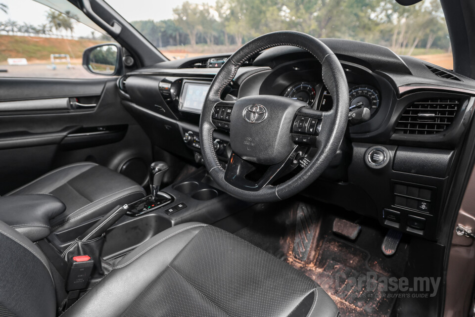 Toyota Hilux Revo N80 Facelift 2 (2020) Interior
