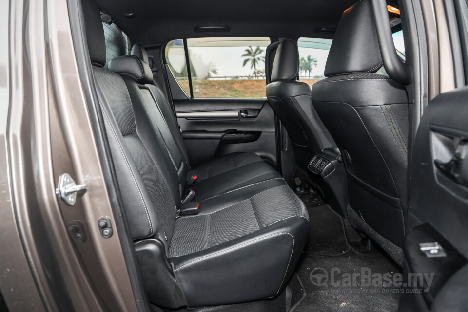 Toyota Hilux Revo N80 Facelift 2 (2020) Interior