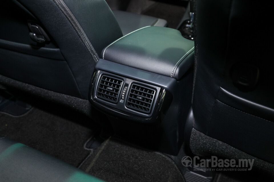 Toyota Hilux Revo N80 Facelift 2 (2020) Interior