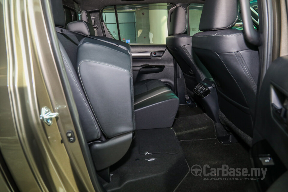 Toyota Hilux Revo N80 Facelift 2 (2020) Interior