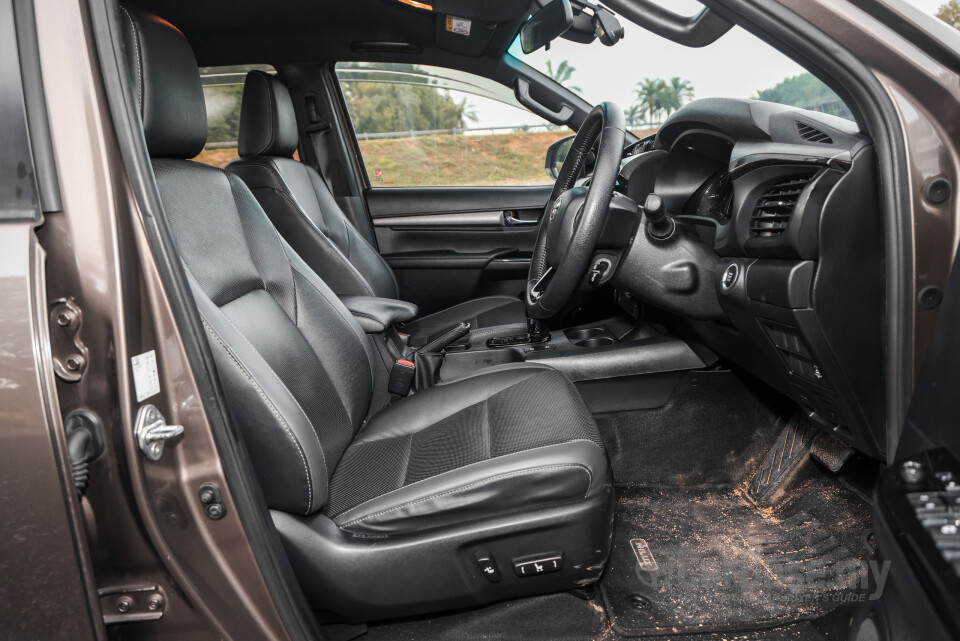 Toyota Hilux Revo N80 Facelift 2 (2020) Interior