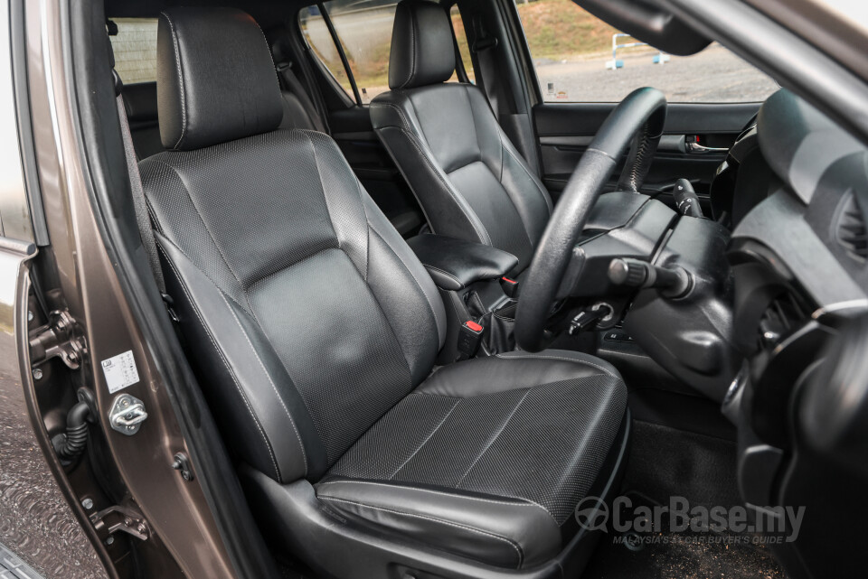 Toyota Hilux Revo N80 Facelift 2 (2020) Interior