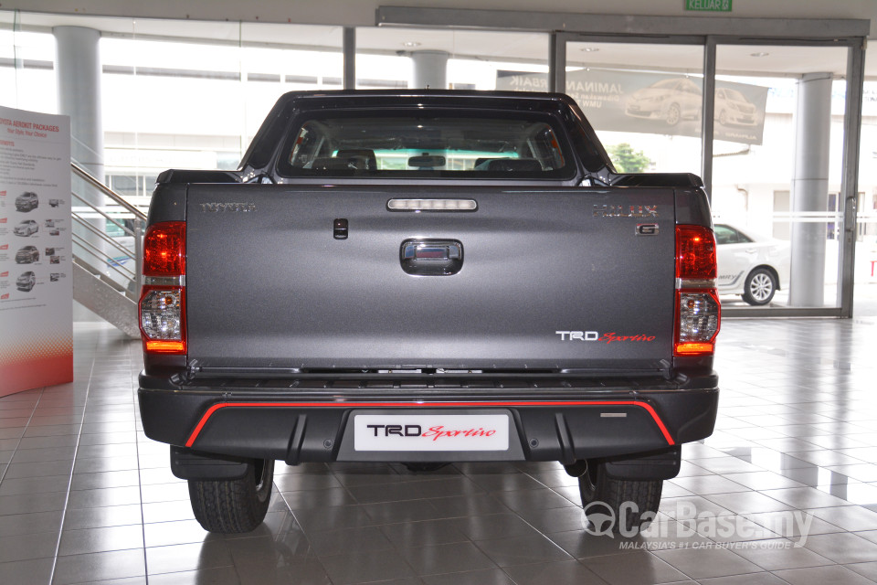 Toyota Hilux N70 Facelift (2011) Exterior