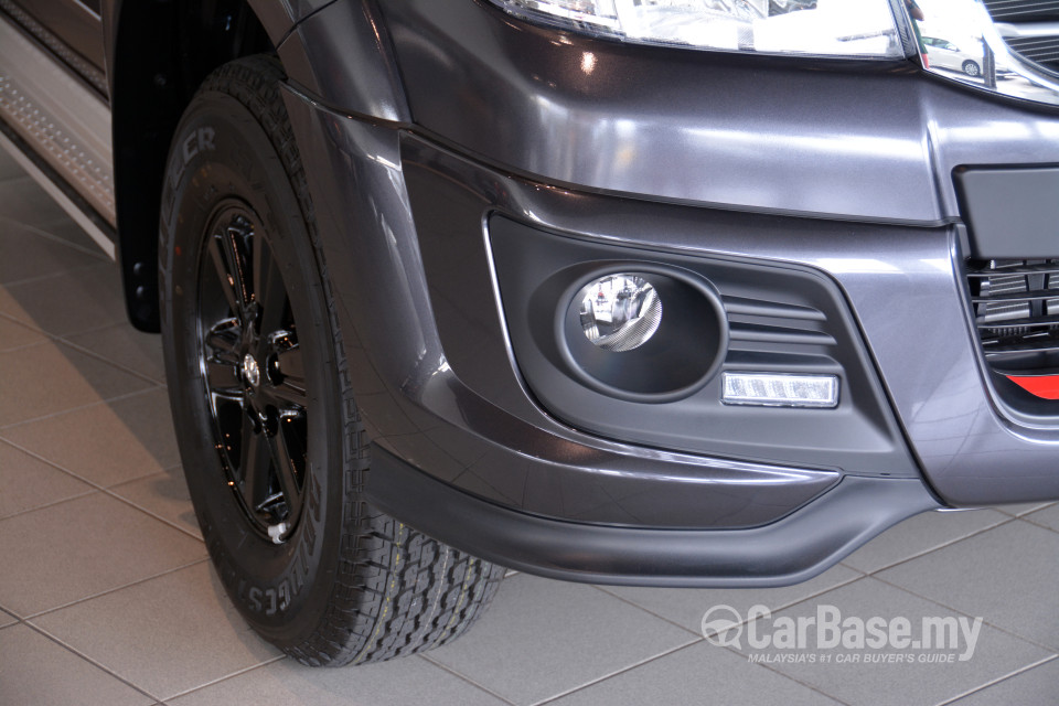 Toyota Hilux N70 Facelift (2011) Exterior