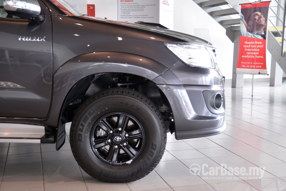 Toyota Hilux N70 Facelift (2011) Exterior