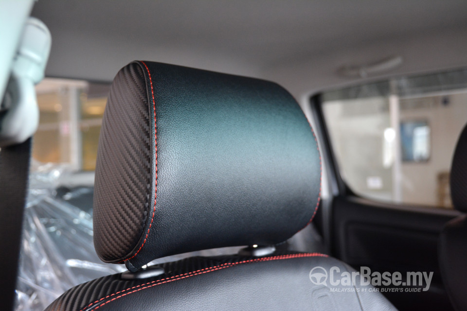 Toyota Hilux N70 Facelift (2011) Interior