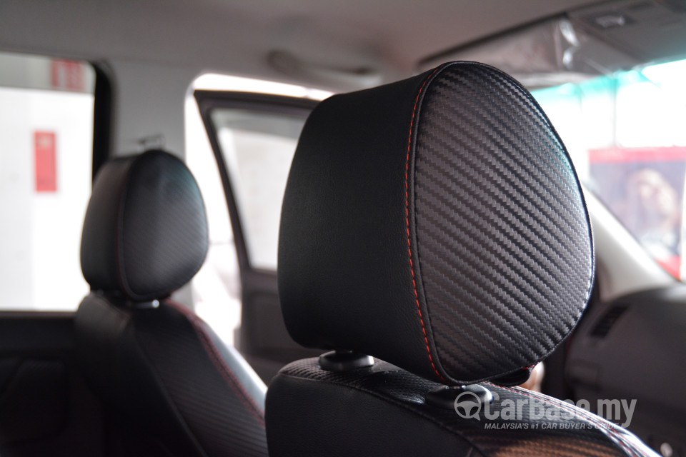 Toyota Hilux N70 Facelift (2011) Interior
