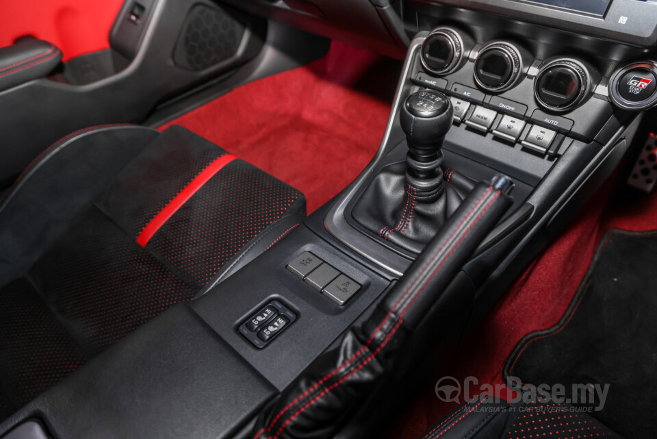 Toyota GR86 ZN8 (2023) Interior