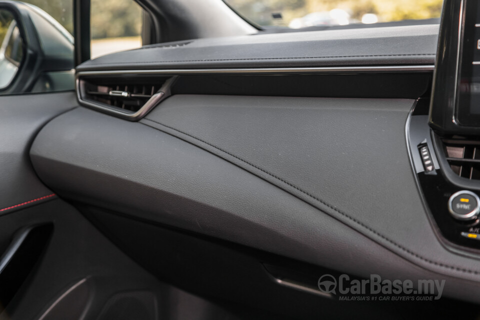 Toyota GR Corolla E210 (2023) Interior
