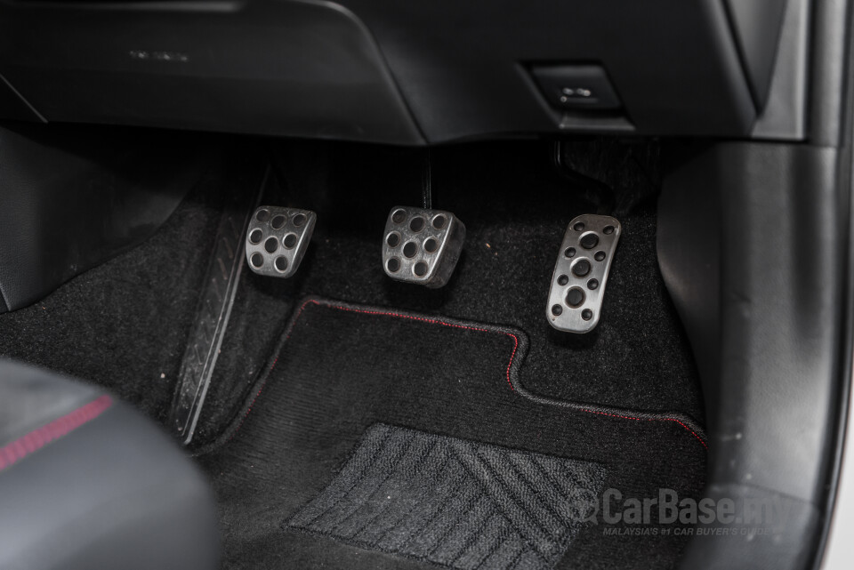 Toyota GR Corolla E210 (2023) Interior