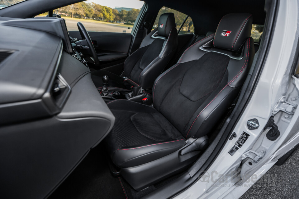 Toyota GR Corolla E210 (2023) Interior