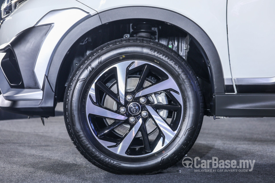 Toyota Rush F800 (2018) Exterior