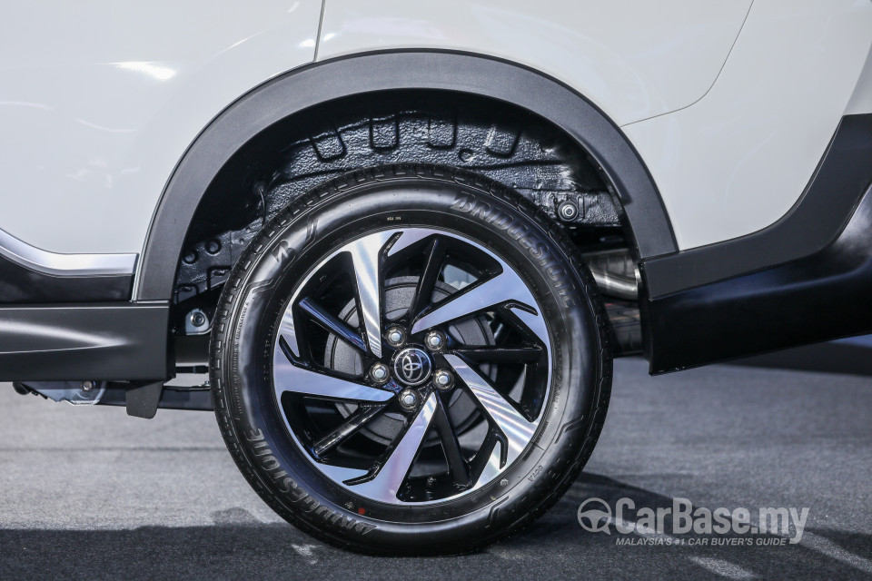Toyota Rush F800 (2018) Exterior