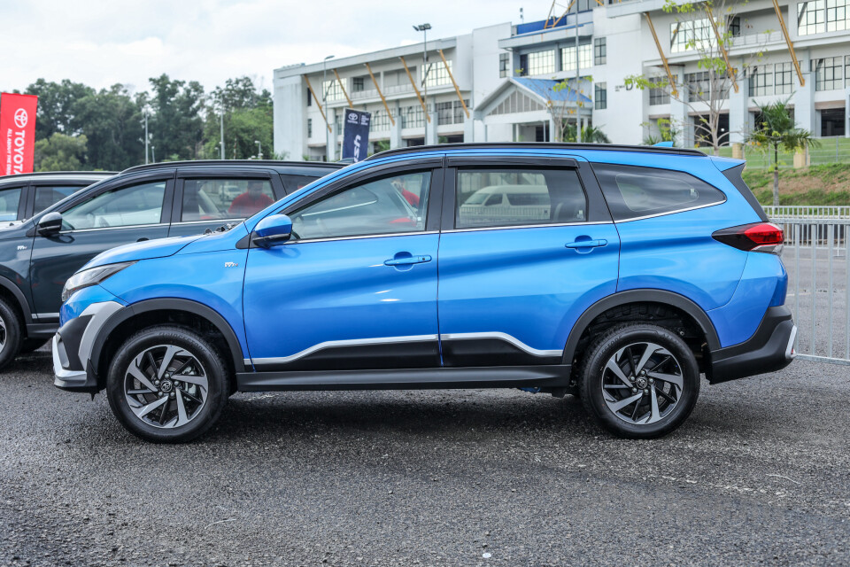 Toyota Rush F800 (2018) Exterior