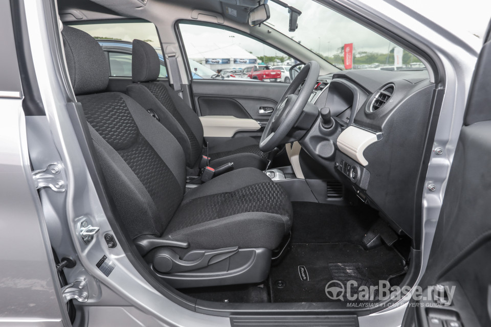 Toyota Rush F800 (2018) Interior