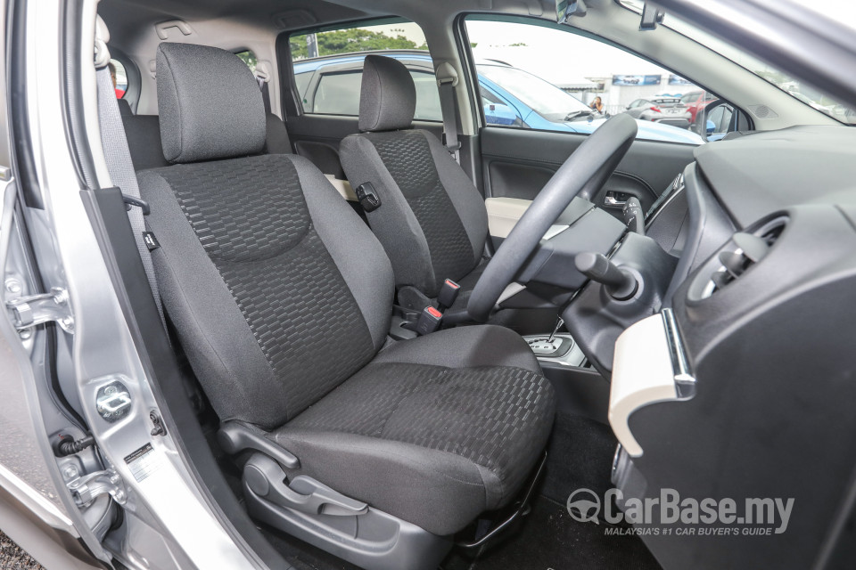 Toyota Rush F800 (2018) Interior