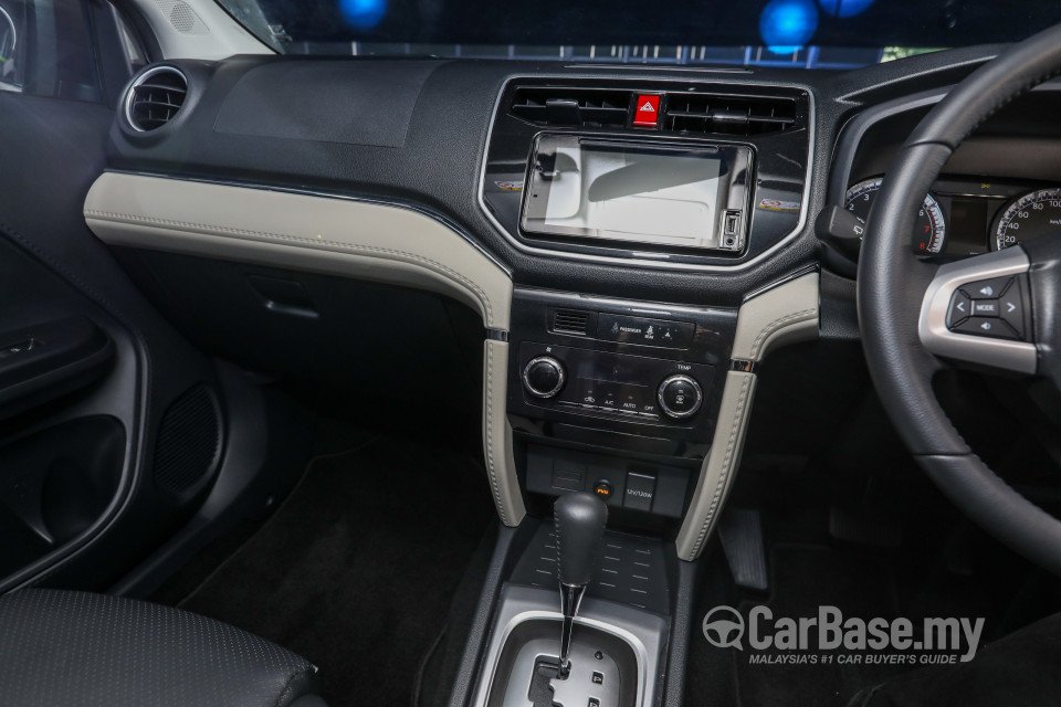 Toyota Rush F800 (2018) Interior