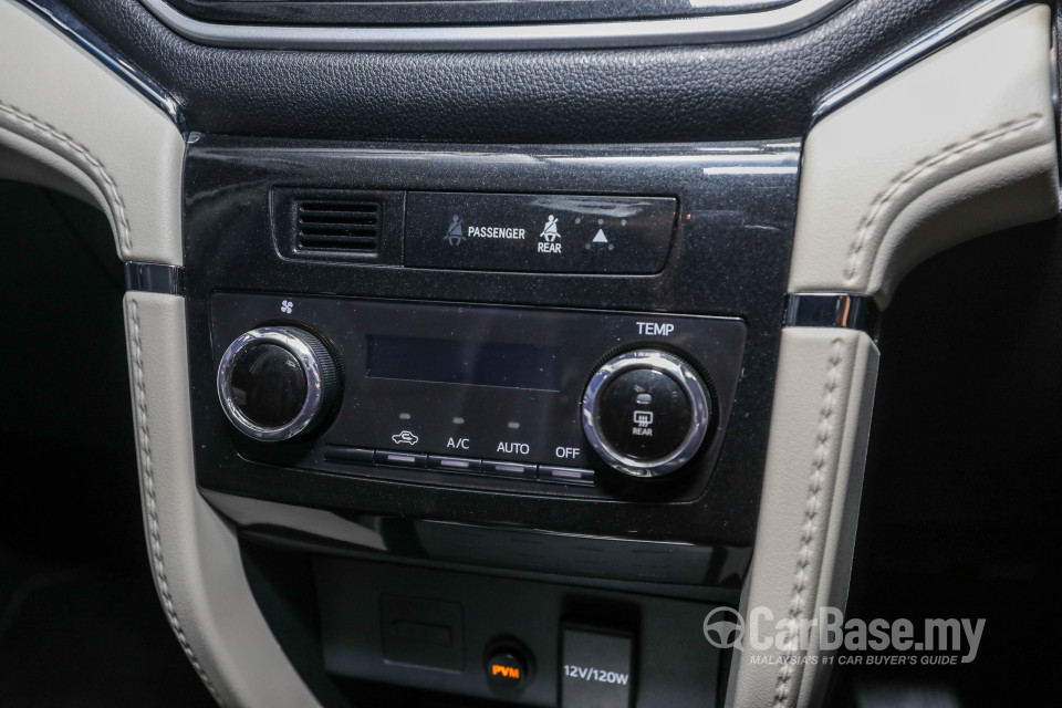 Toyota Rush F800 (2018) Interior