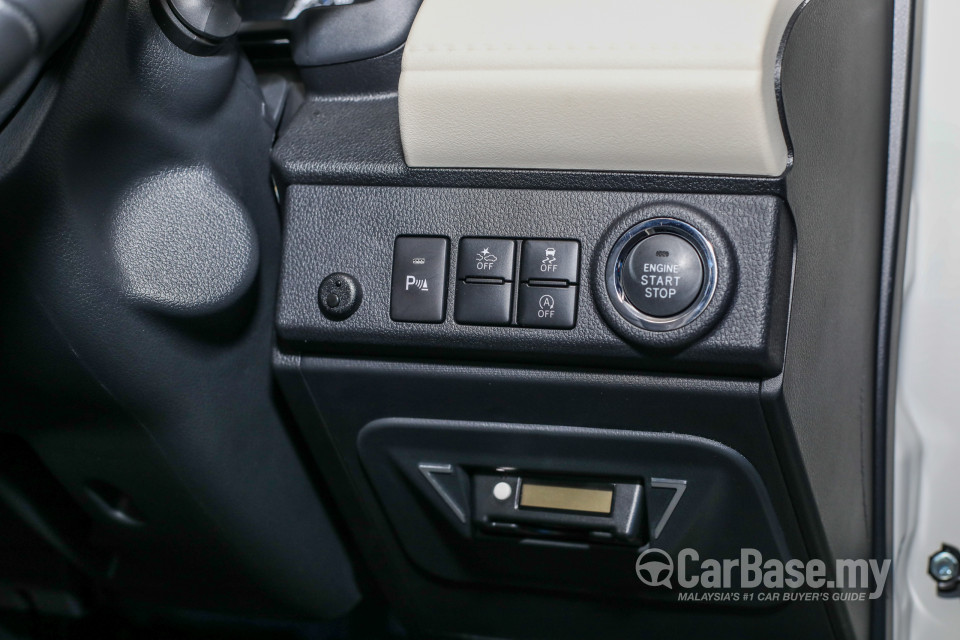 Toyota Rush F800 (2018) Interior