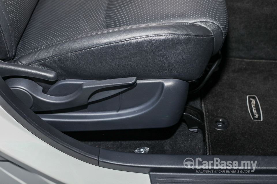 Toyota Rush F800 (2018) Interior