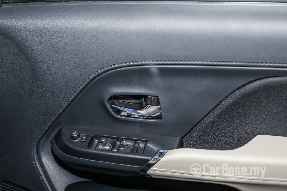 Toyota Rush F800 (2018) Interior