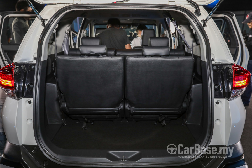 Toyota Rush F800 (2018) Interior
