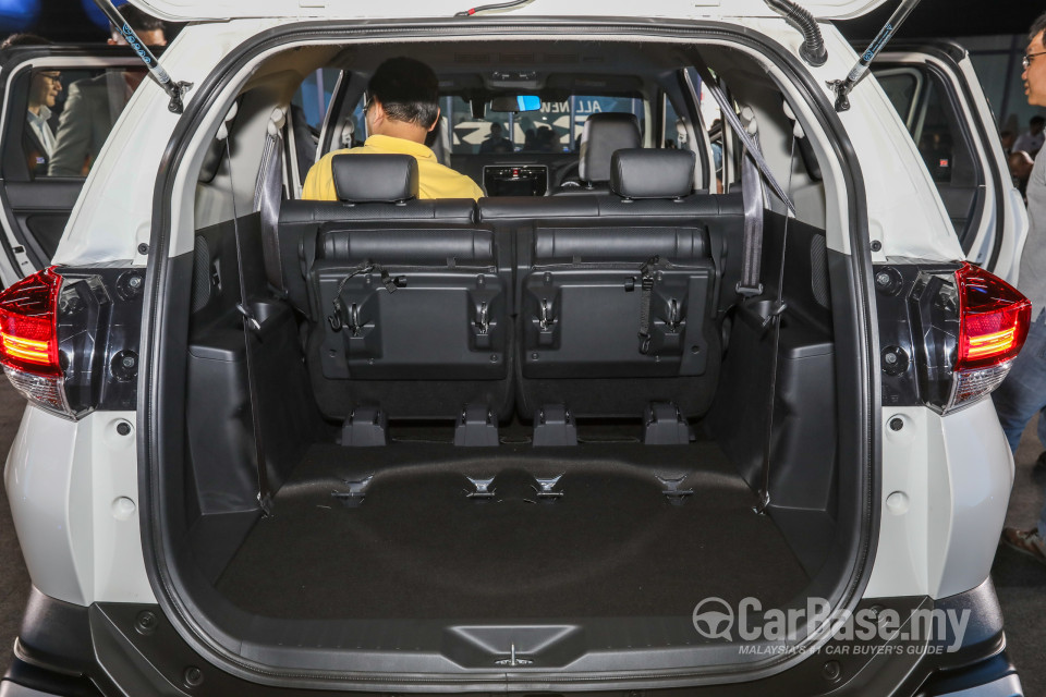 Toyota Rush F800 (2018) Interior