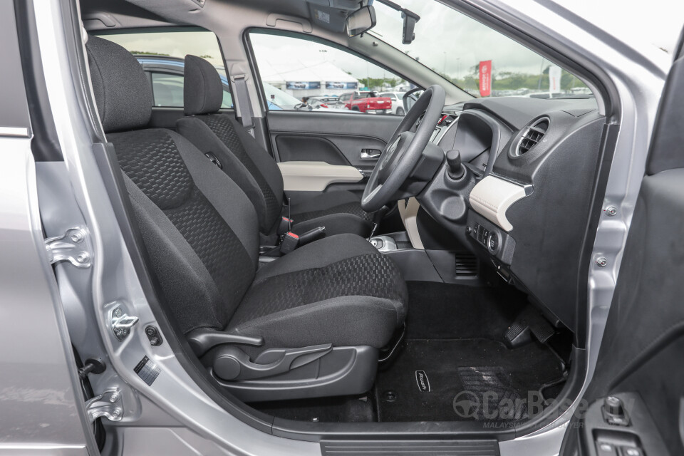 Toyota Rush F800 (2018) Interior