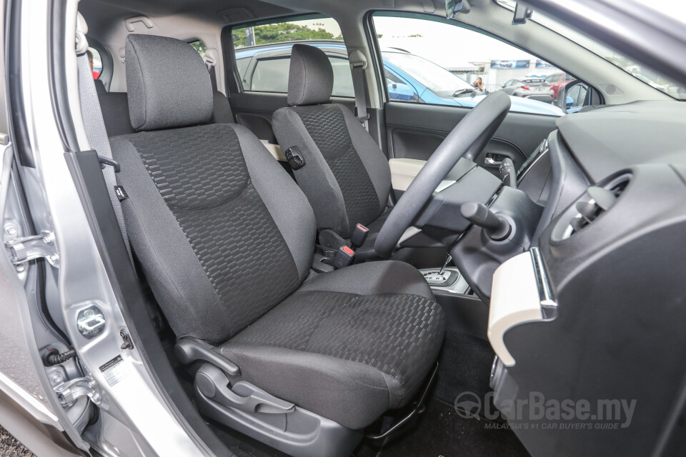Toyota Rush F800 (2018) Interior