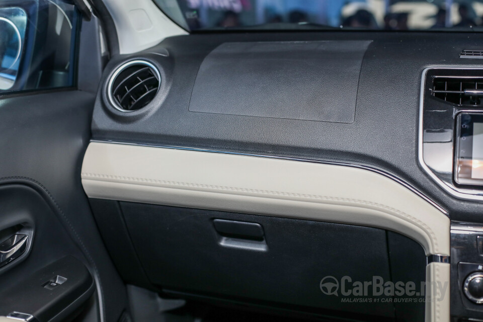 Toyota Rush F800 (2018) Interior